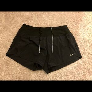 NIKE🏃🏽‍♀️Dri Fit Running Shorts W/ Liner Small